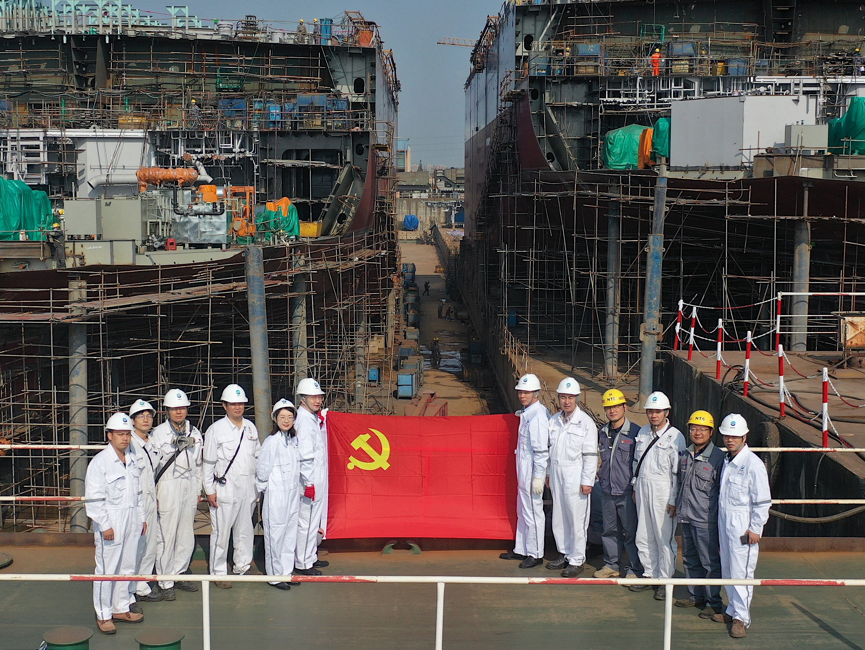 皇冠博彩公司党支部书记、总经理长徐涛同志 为党员干部讲授专题党课