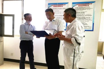 刘培青与皇冠体育博彩公司 8艘5万载重吨IMO II型油化品船 项目监造团队进行廉洁提醒谈话