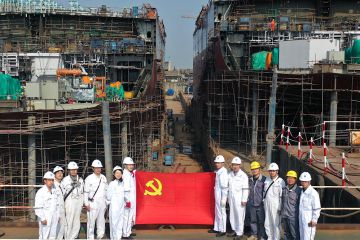 皇冠体育博彩公司党支部书记、总经理徐涛同志 为党员干部讲授专题党课